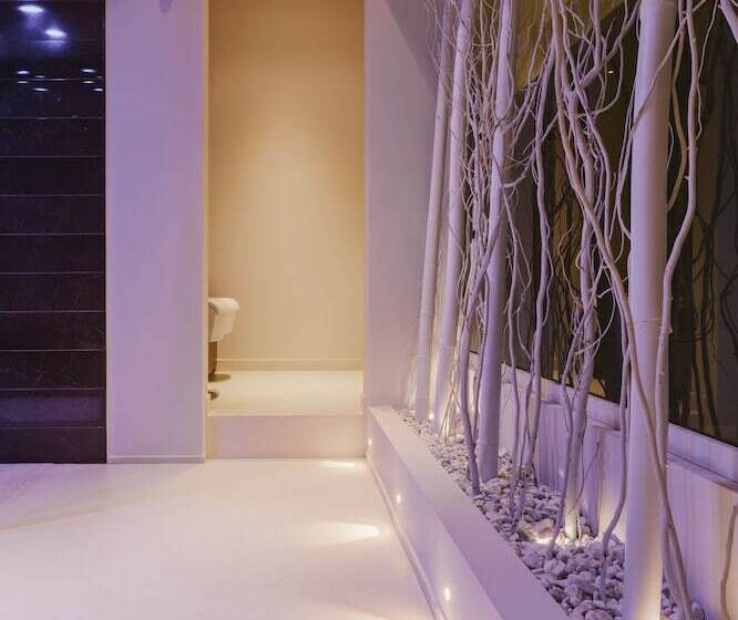 住宿加早餐  La Residenza Del Monaco Bianco