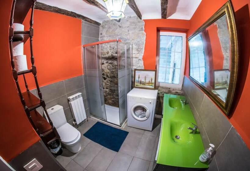 צימר Surf Camp San Sebastian Partyhostel