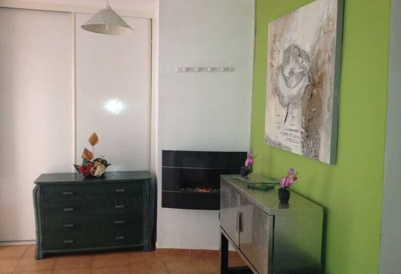 Bhg Hostel Secar De La Real