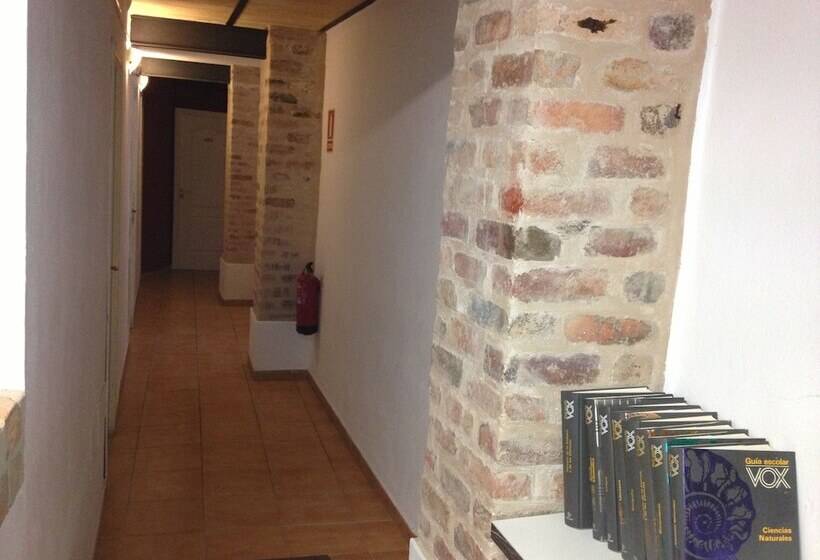 Bhg Hostel Secar De La Real