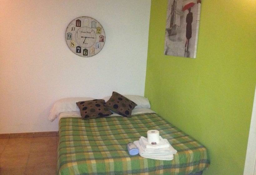 Bhg Hostel Secar De La Real