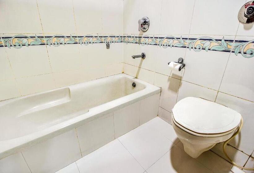 Fabhotel Aaykay Model Town