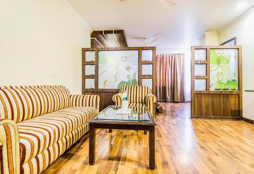 Fabhotel Aaykay Model Town