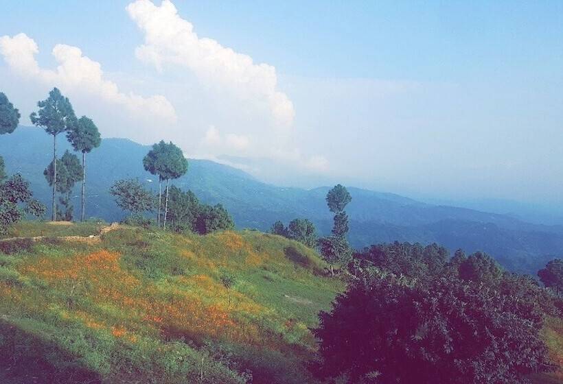 Corbett Hill Resorts  By Opensky, Lansdowne