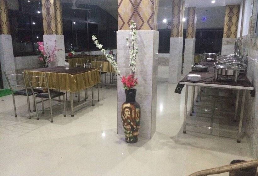 Corbett Hill Resorts  By Opensky, Lansdowne