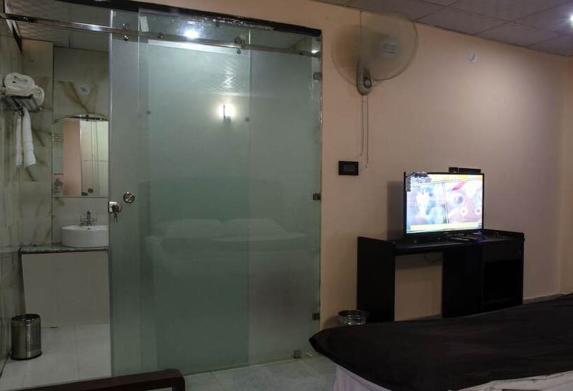 Corbett Hill Resorts  By Opensky, Lansdowne