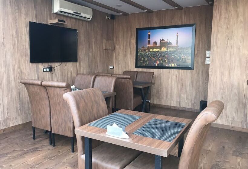 酒店 Aiwan E Shahi