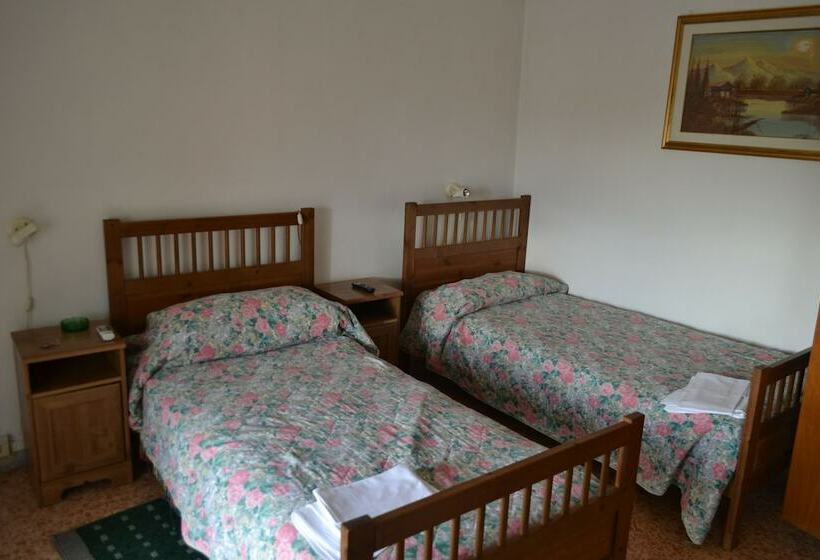 호텔 Albergo Abruzzese