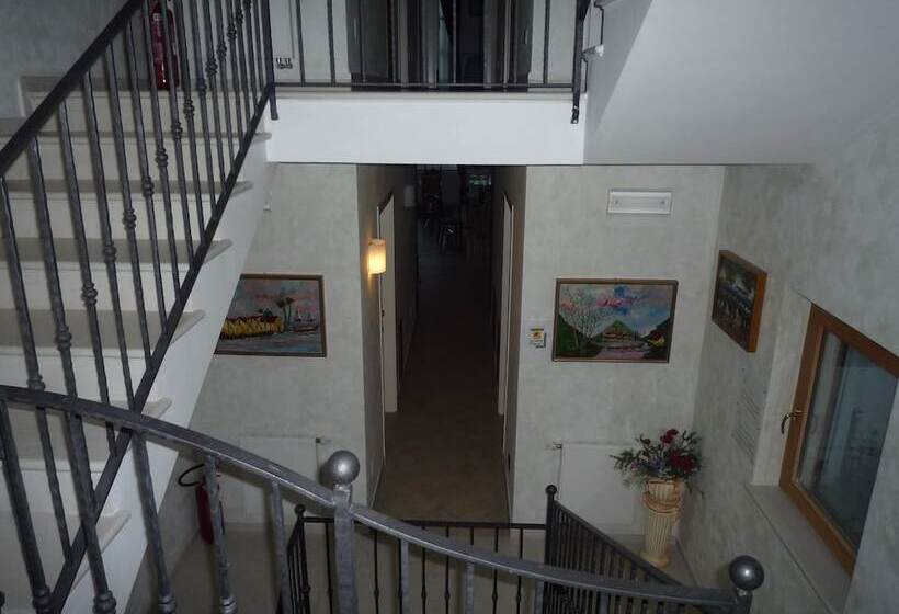 호텔 Albergo Il Giardino Del Rio