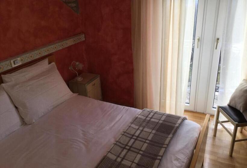 ホテル Albergo Ristorante Leso