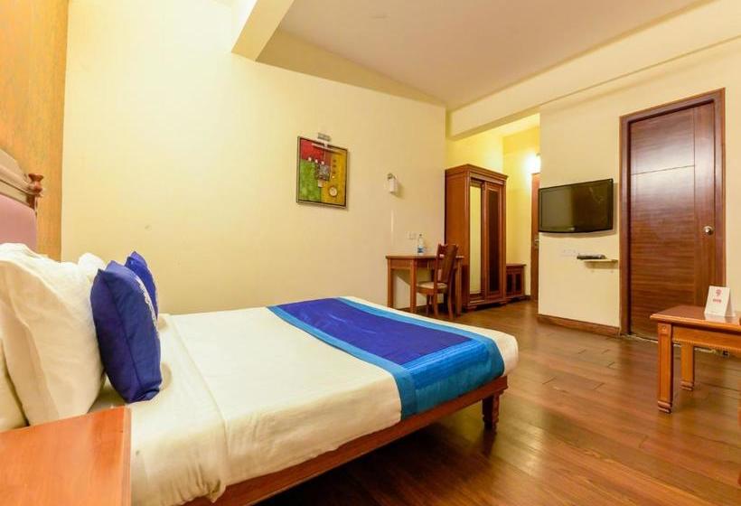 Отель Cochin City Residency