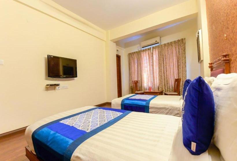 Отель Cochin City Residency