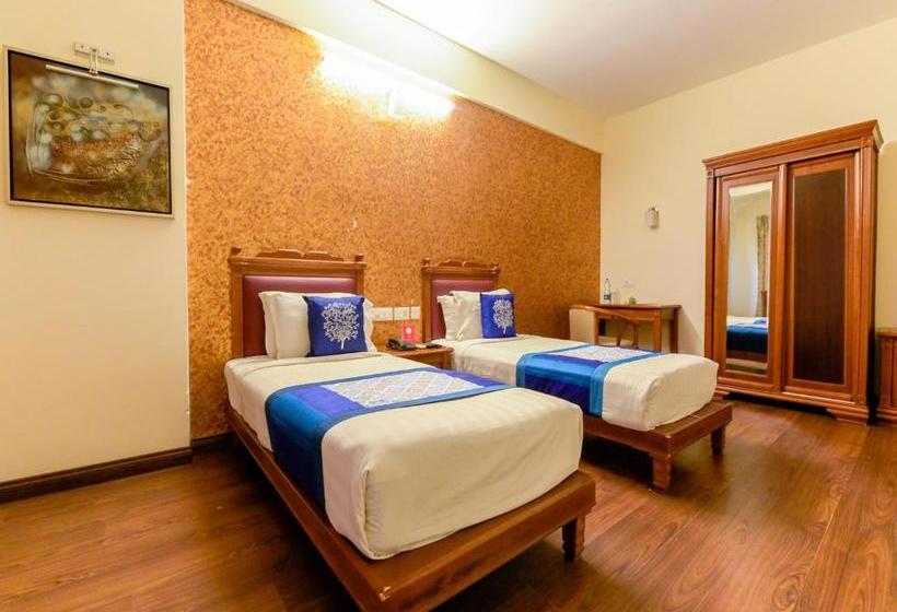 Отель Cochin City Residency