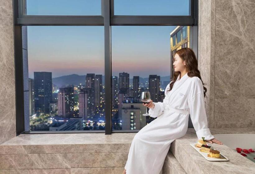 Отель Courtyard By Marriott Xinchang