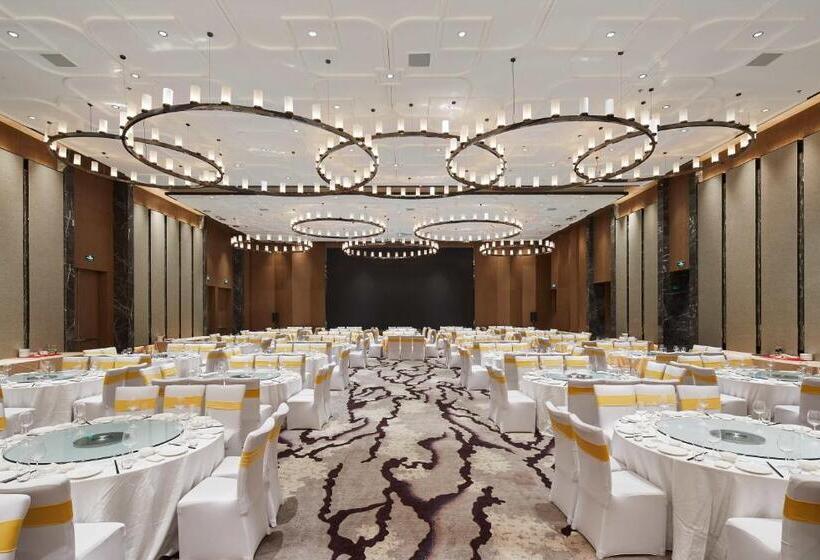 Отель Courtyard By Marriott Xinchang