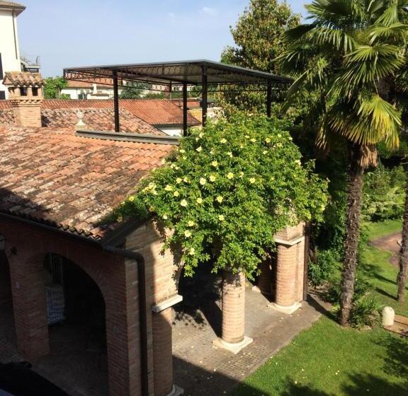 ホテル Dama Estense