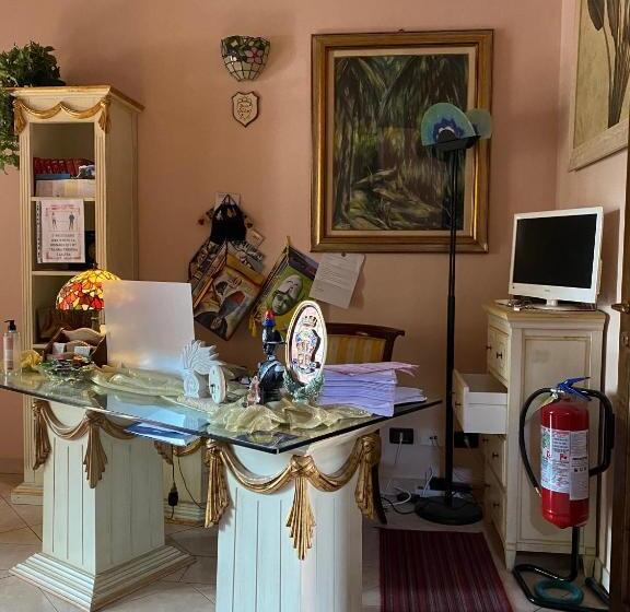 ホテル Dama Estense