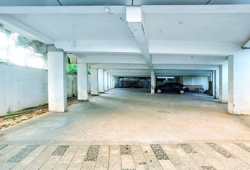 فندق Green Park Residency