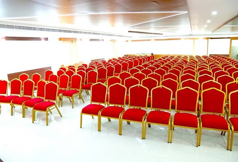 فندق Green Park Residency