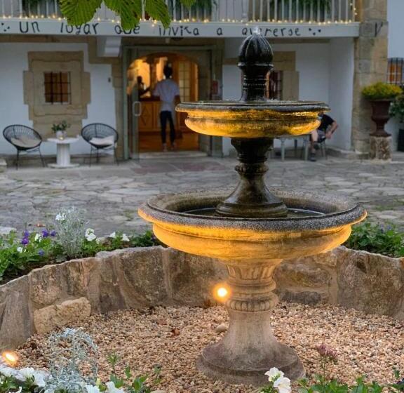 هتل Hosteria De Arnuero