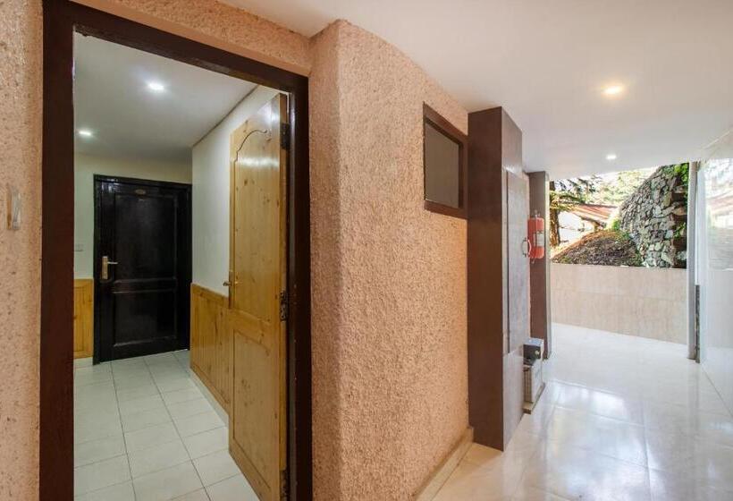 Itsy Hotels Avantika With Forest View