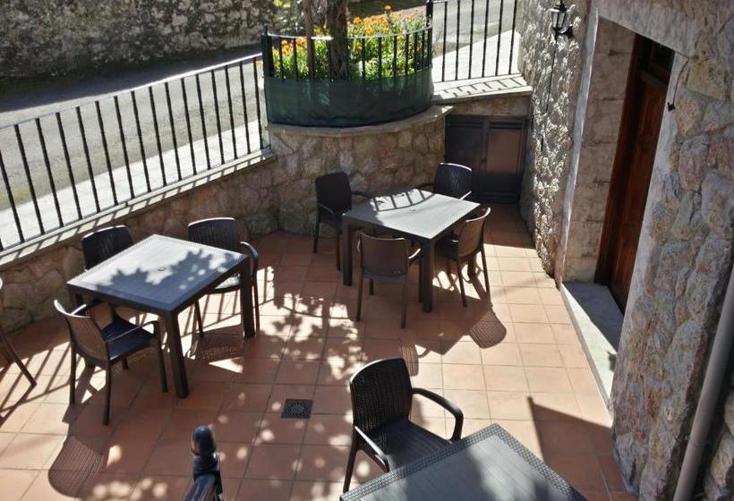 فندق Las Palmeras Celorio Llanes