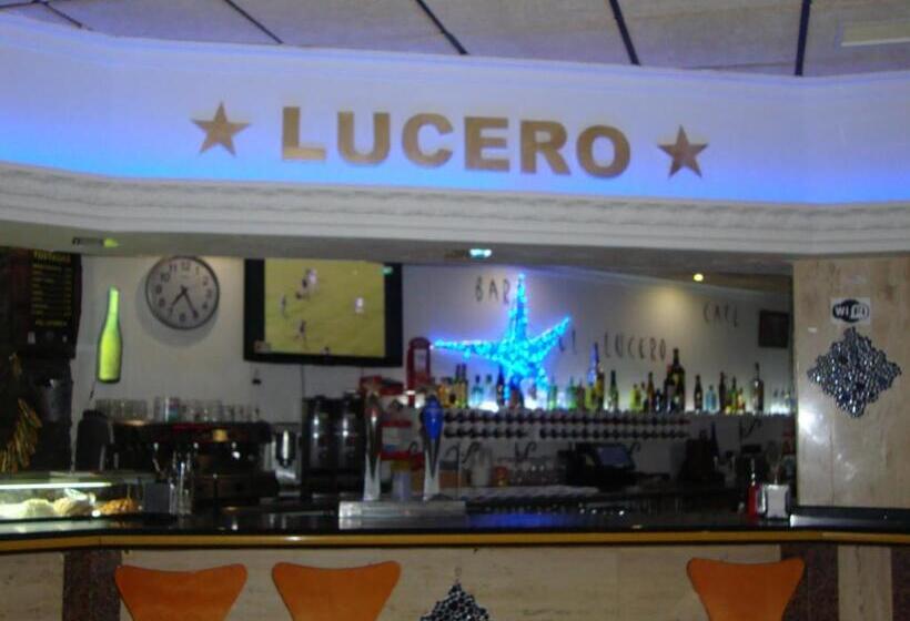 酒店 Lucero