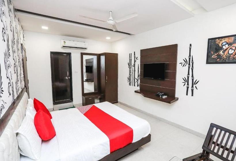 ホテル Madhuram Palace