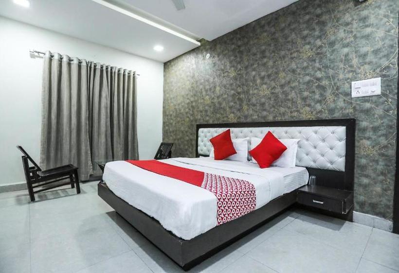 ホテル Madhuram Palace