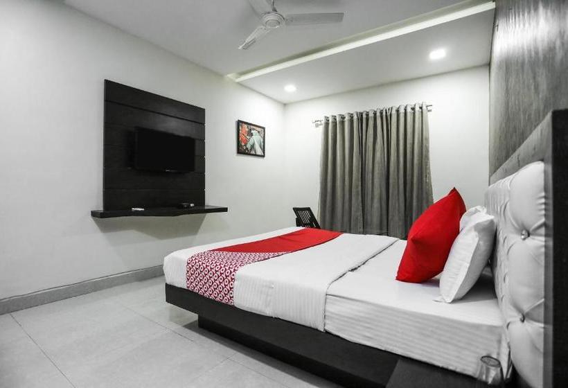 ホテル Madhuram Palace