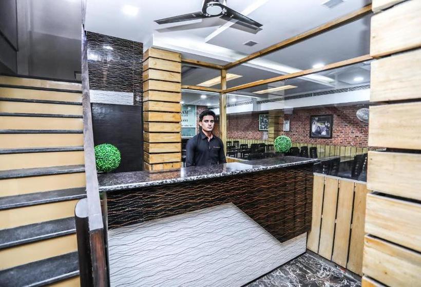 ホテル Madhuram Palace