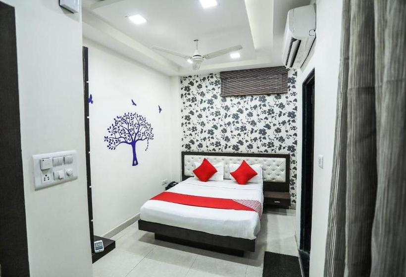 ホテル Madhuram Palace