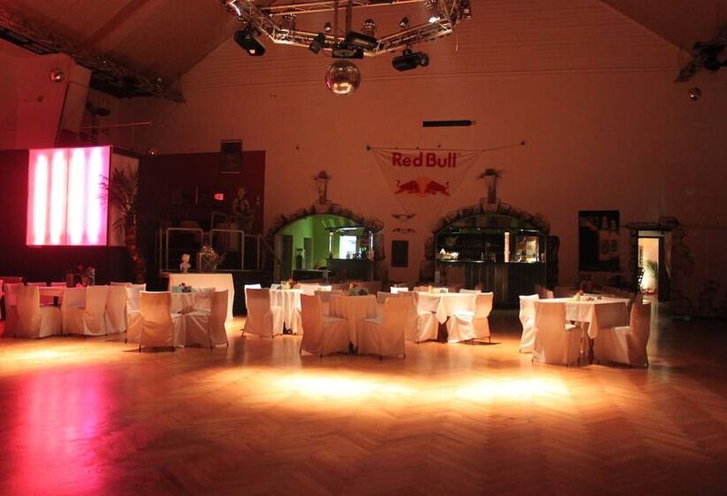 ホテル Pension Und Restaurant Die Burg