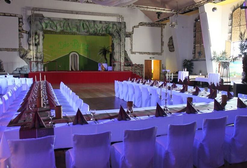 ホテル Pension Und Restaurant Die Burg