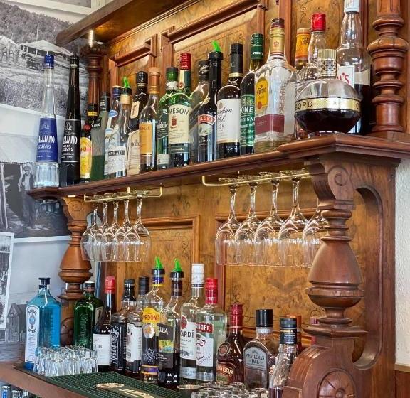 هتل Hokitika Pioneer