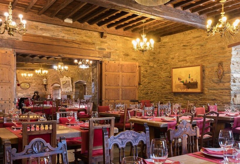 هتل Prada A Tope   Palacio De Canedo