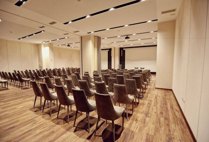 בית מלון כפרי Premium Beach