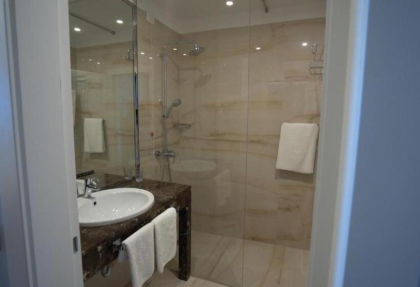 בית מלון כפרי Premium Beach