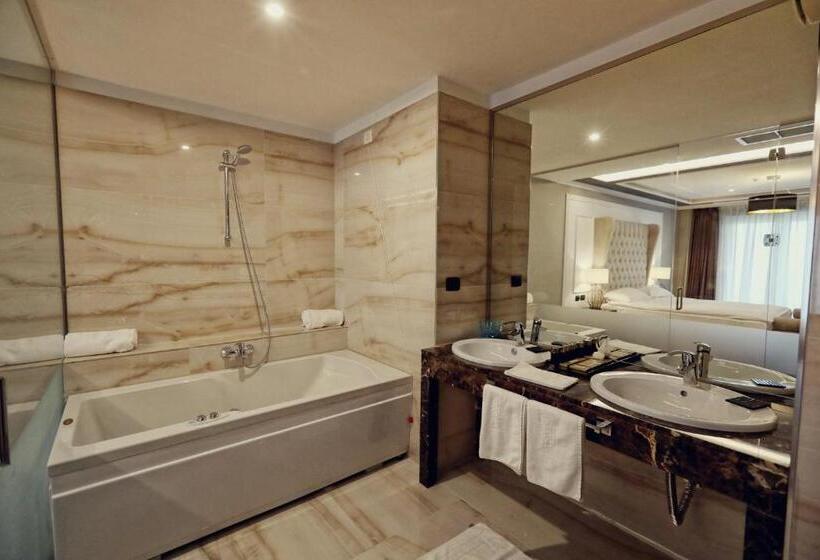 בית מלון כפרי Premium Beach