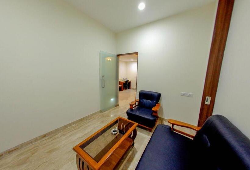 ホテル Rathna Residency