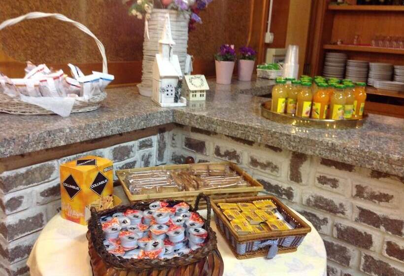 فندق Ristorante Albergo Roma