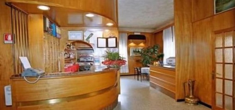 酒店 Ristorante Albergo Roma