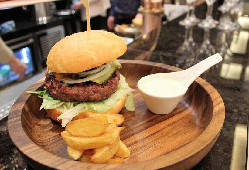 Отель Royal & Spa