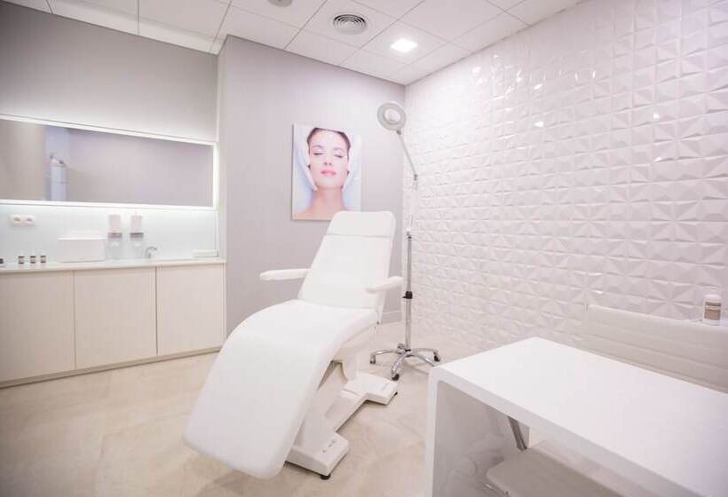 Отель Royal & Spa