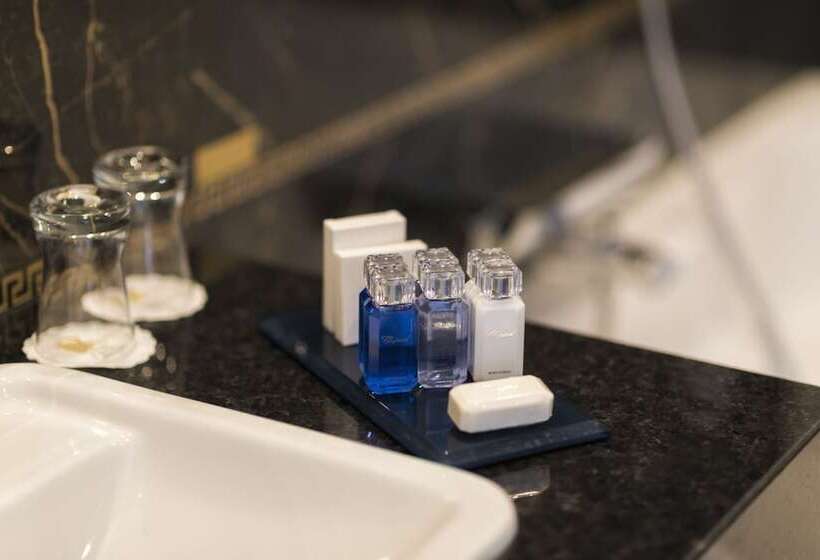 Отель Royal & Spa