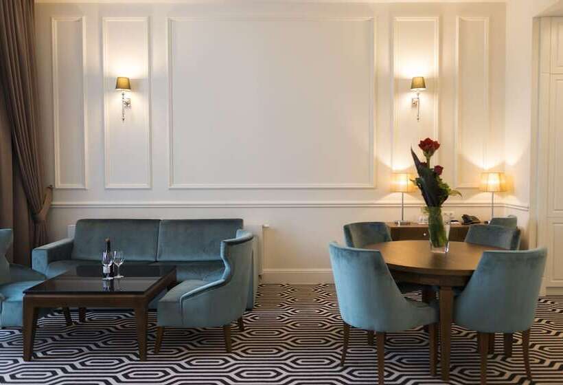 Отель Royal & Spa