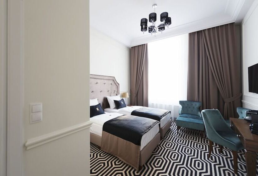 Отель Royal & Spa