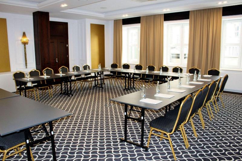 Отель Royal & Spa