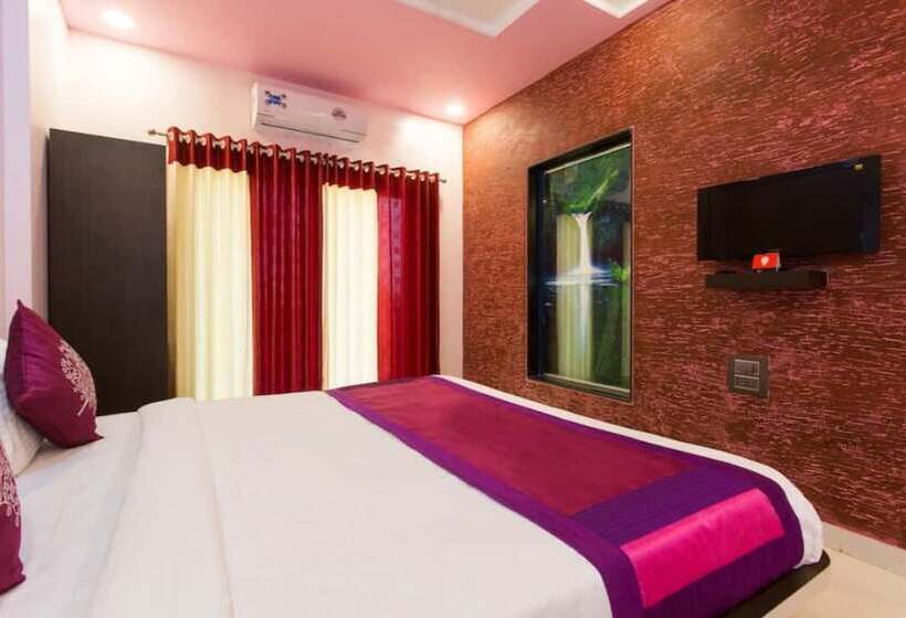 Отель Strawberry Homes