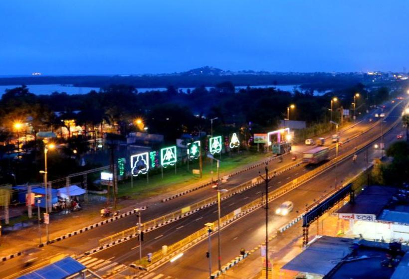 Отель Sudarshan City Walk